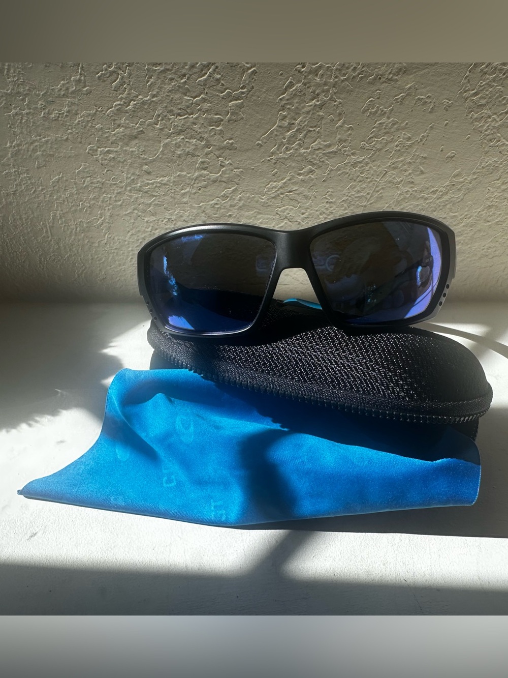 Costa Sunglasses Black w/ Blue Mirrored Lenses + Case – Retail $296
